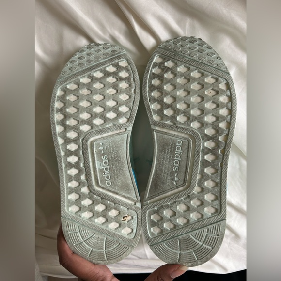 adidas Originals unisex-child Nmd_r1's Running Shoe Size 6 / Women 7 / Men 6 - Picture 6 of 8